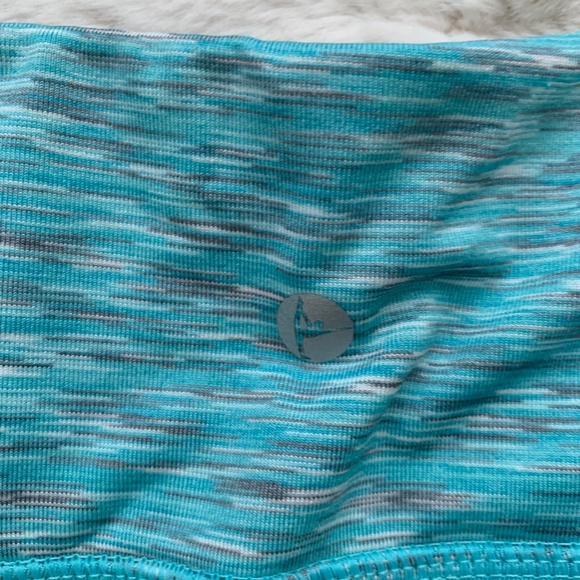 90 Degree by Reflex Reversible Blue Capri Work Out Leggings - Picture 4 of 11